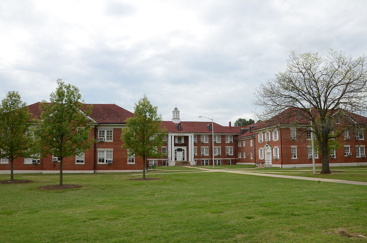 1200px-Wilson_Hall—Arkansas_Tech_University