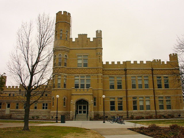 640px-Carbondale_Illinois_Altgeld_Hall