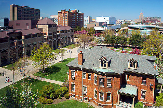 640px-Wayne_campus_scienglib_900x600