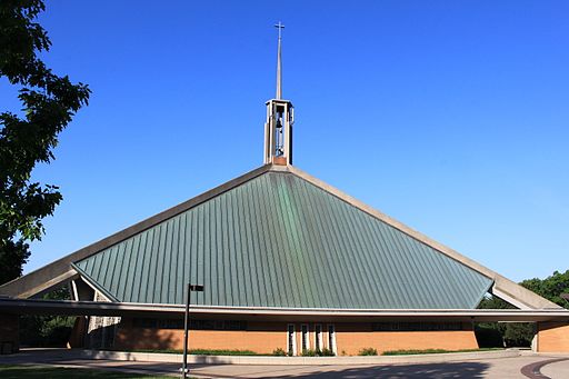 Holy_Trinity_Chapel_Concordia_University_Ann_Arbor_Michigan