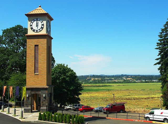 640px-Corban_College_clock_tower_valley_view